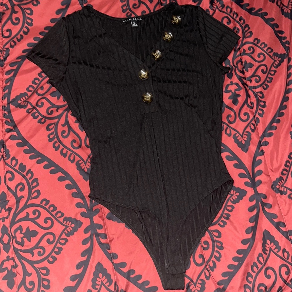 Women’s bran new Haute MONDE body suit (M)